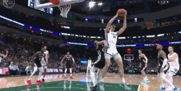 九游会j9官网真人游戏第一品牌【菜鸟】埃迪18分钟14分11板 76人落选华子12+7 独行侠凯利12+11