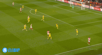 ag九游会亚洲真人第一品牌枪手再次领先！特罗萨德假射真扣，左脚射门被挡了一下变线破门