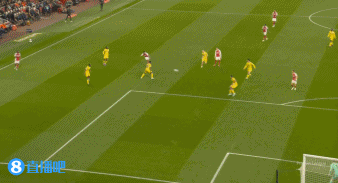 ag九游会亚洲真人第一品牌枪手再次领先！特罗萨德假射真扣，左脚射门被挡了一下变线破门