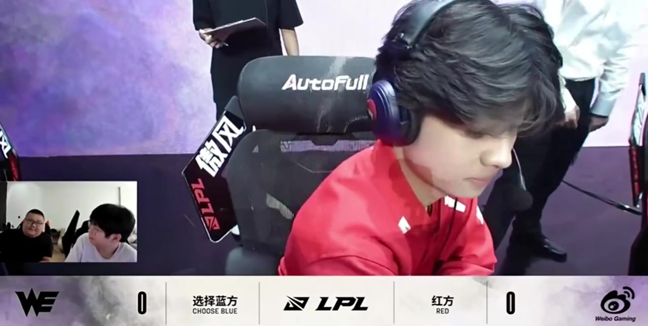 j9九游会老哥俱乐部交流大黄晴天：飞神混了宙斯两冠军 宙斯现在不带他玩了 之前为了还债